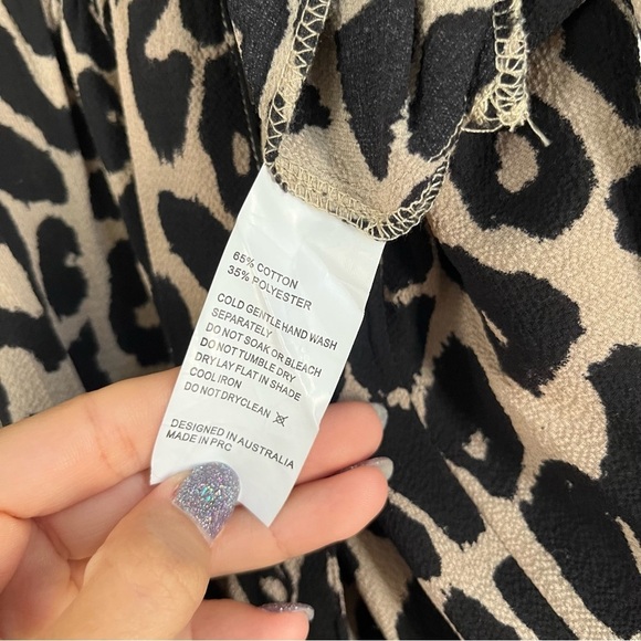 LF | Cheetah Print Tie front romper - Picture 6 of 7